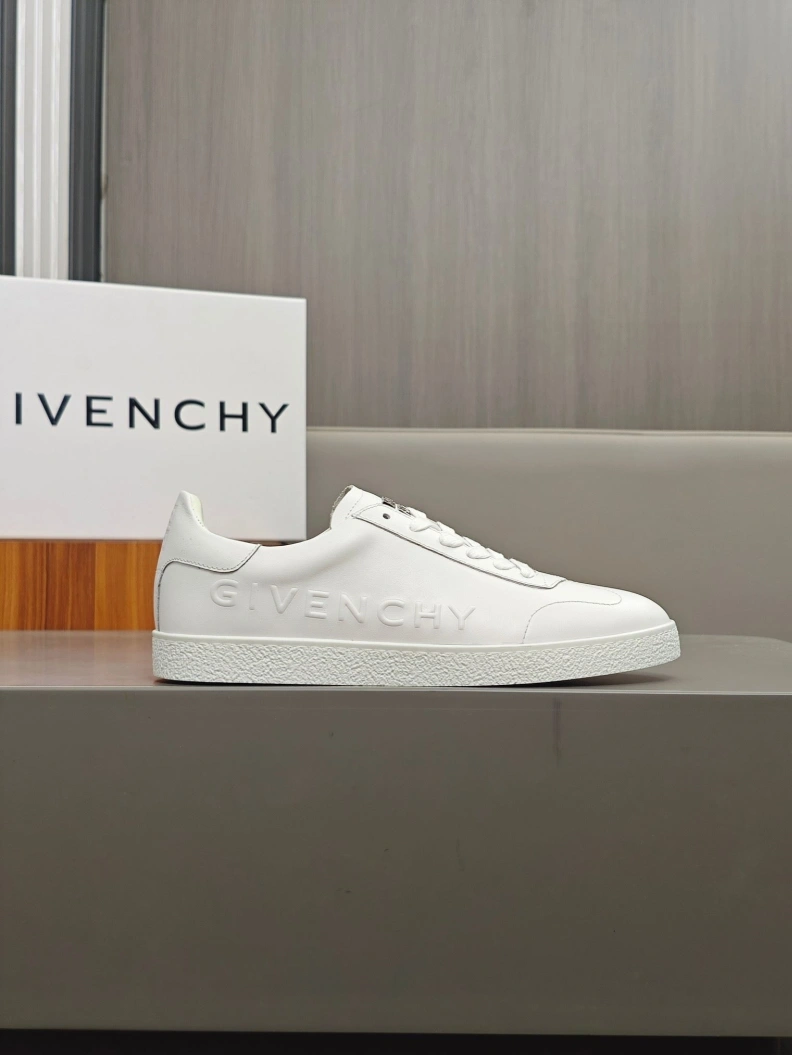 Durable Gxvxnchy Sneakers 152280