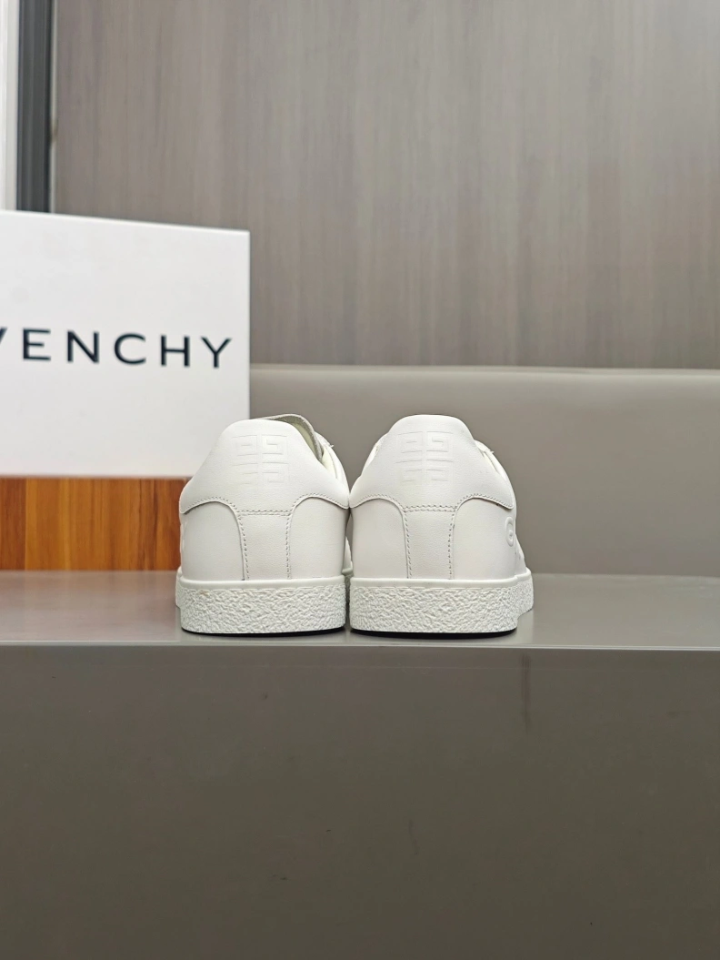 Durable Gxvxnchy Sneakers 152280