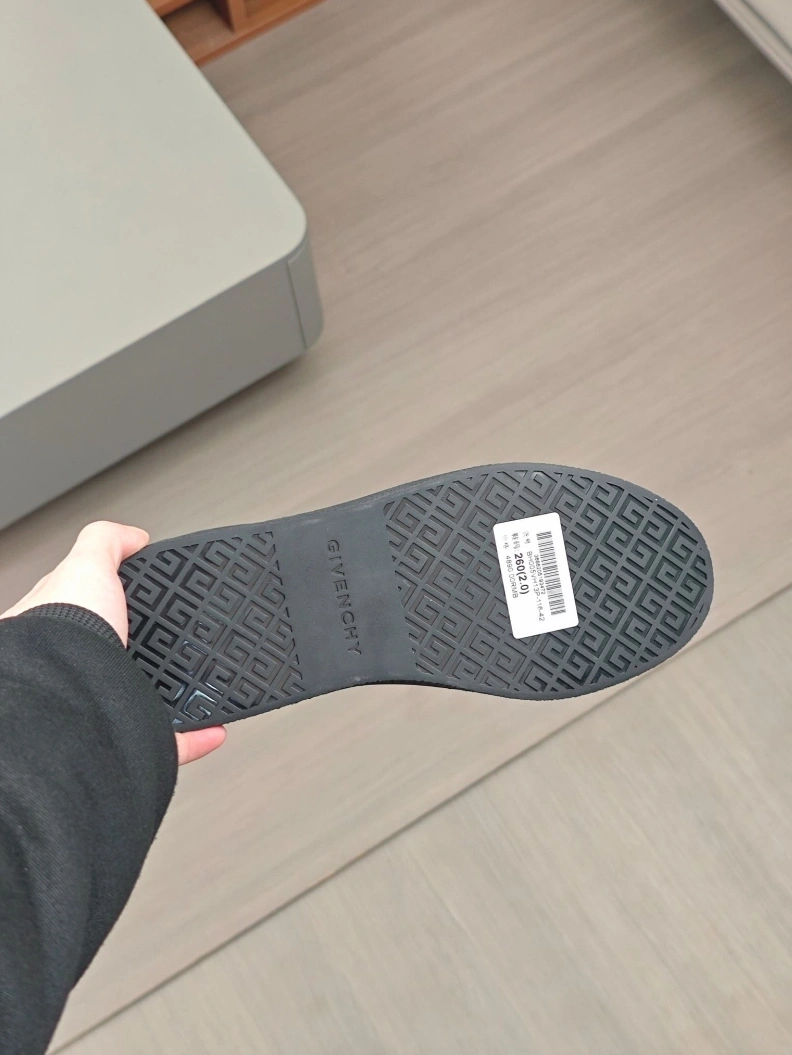 Gxvxnchy Sneakers DailyWear 152276