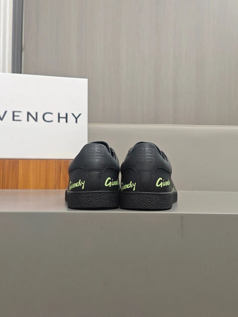 Gxvxnchy Sneakers DailyWear 152276