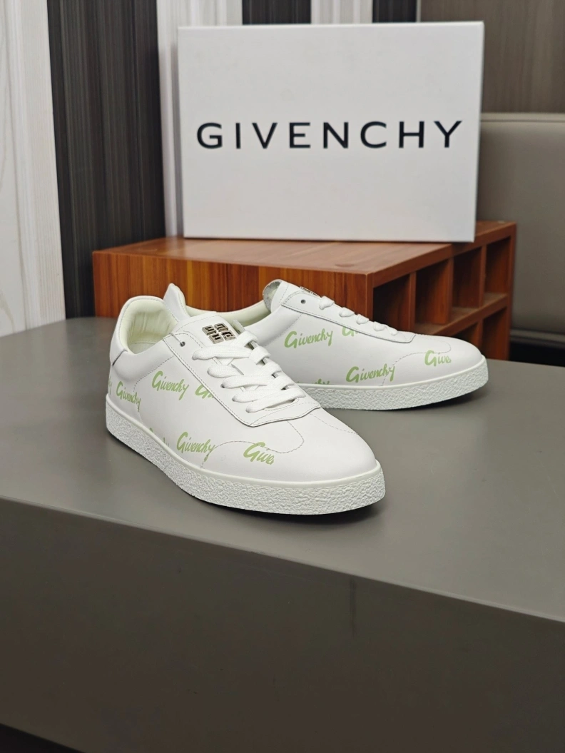 ModernLook Gxvxnchy Sneakers 152281