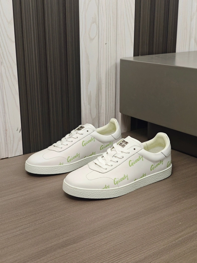 ModernLook Gxvxnchy Sneakers 152281