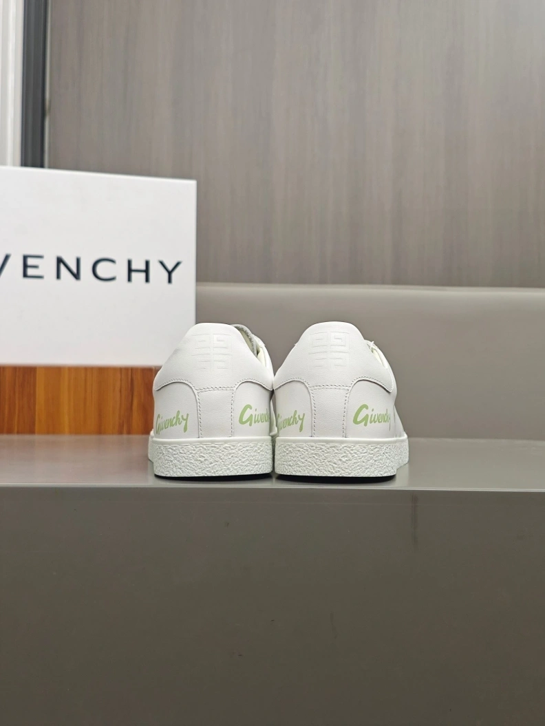 ModernLook Gxvxnchy Sneakers 152281