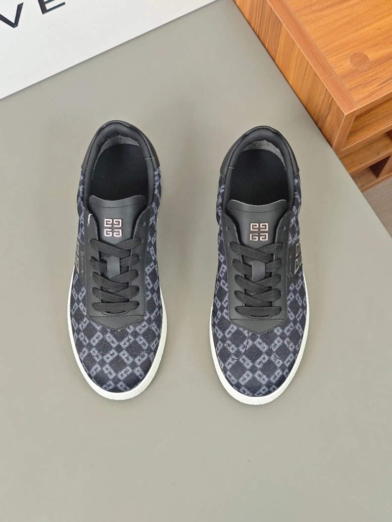 Gxvxnchy Sneakers Durable 152296