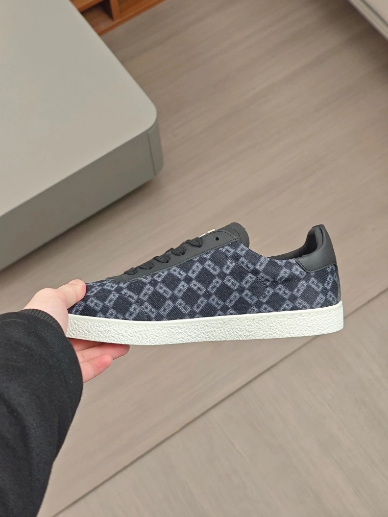 Gxvxnchy Sneakers Durable 152296