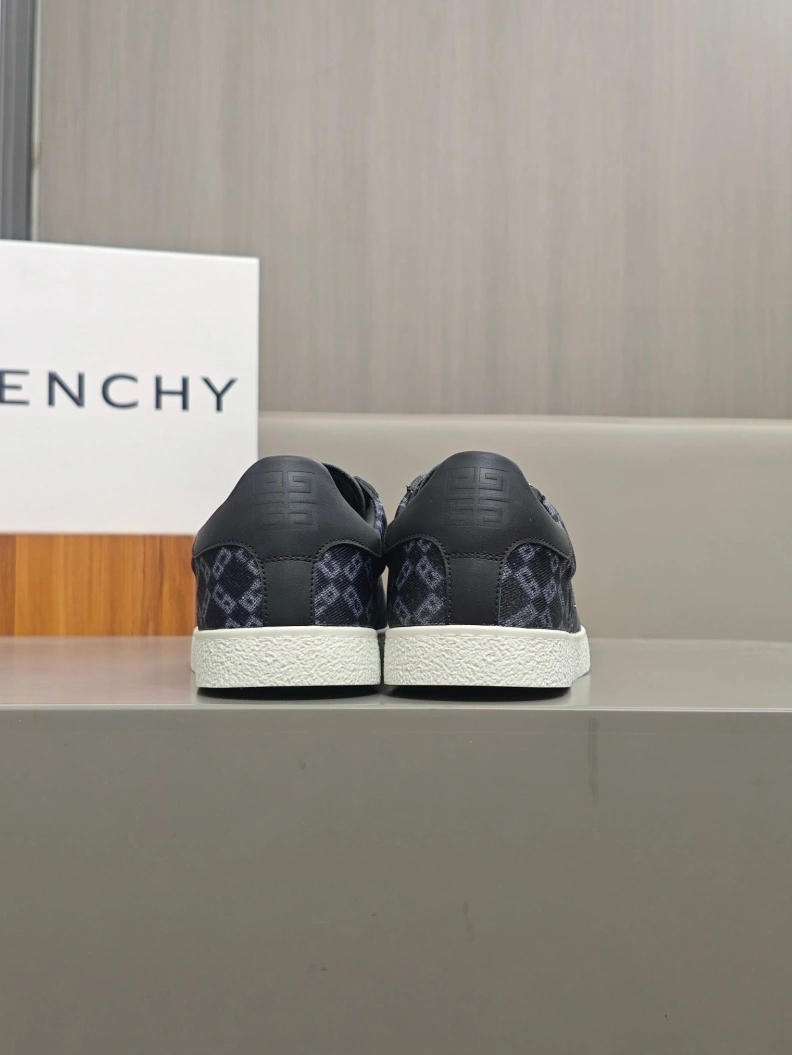 Gxvxnchy Sneakers Durable 152296
