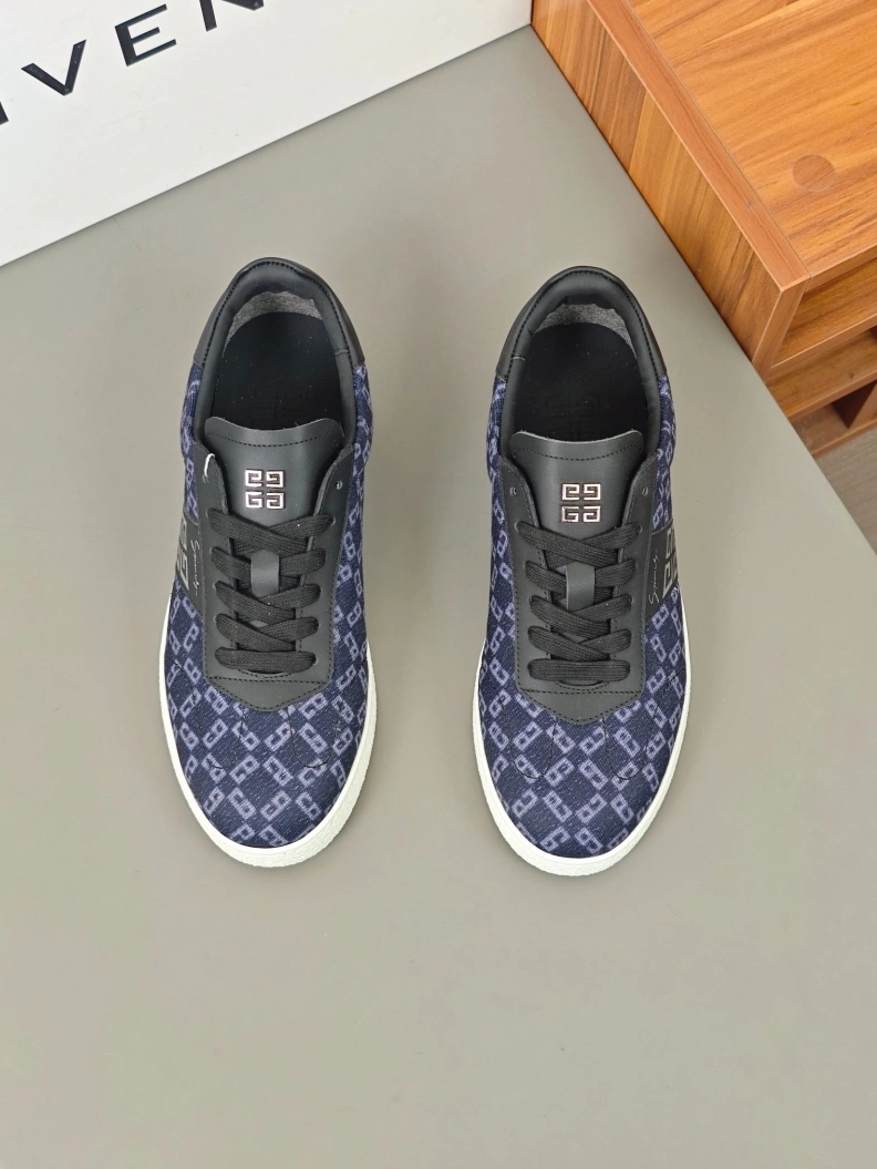 Gxvxnchy Sneakers Timeless 152274