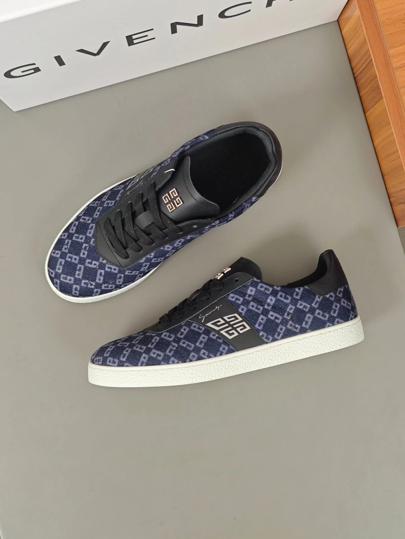 Gxvxnchy Sneakers Timeless 152274