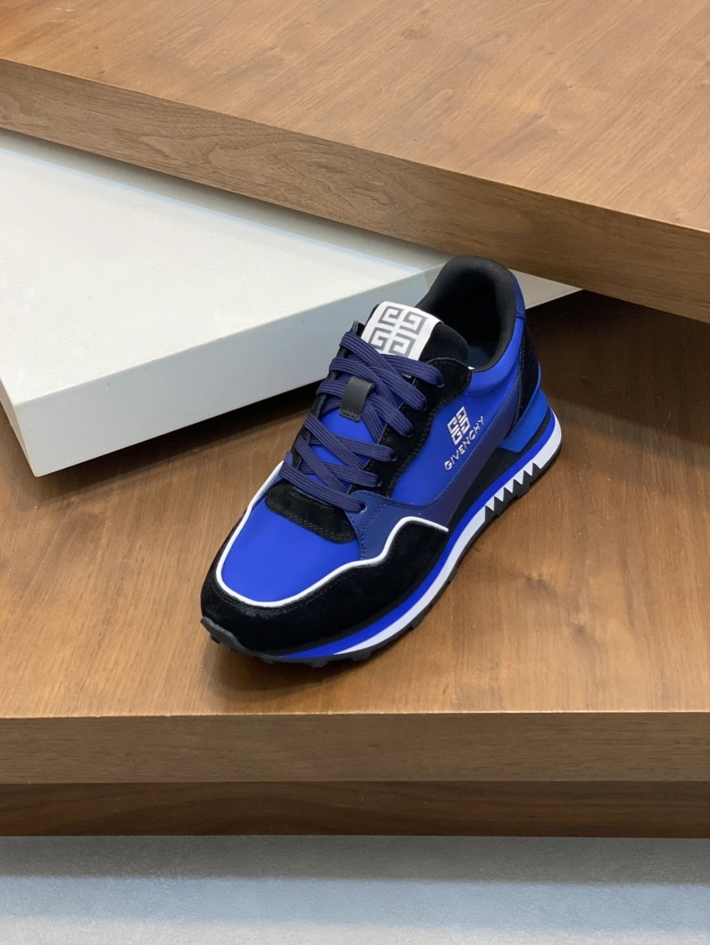 Classic Gxvxnchy Sneakers 152267