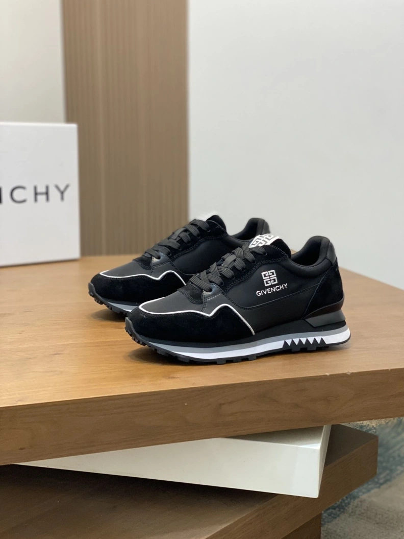 Fashionable Gxvxnchy Sneakers 152270