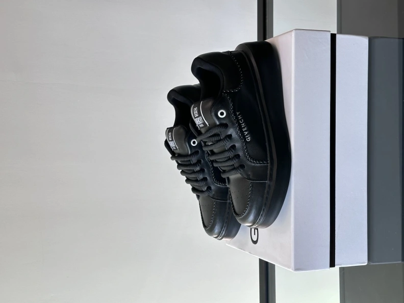 Gxvxnchy Sneakers UrbanStyle 152269