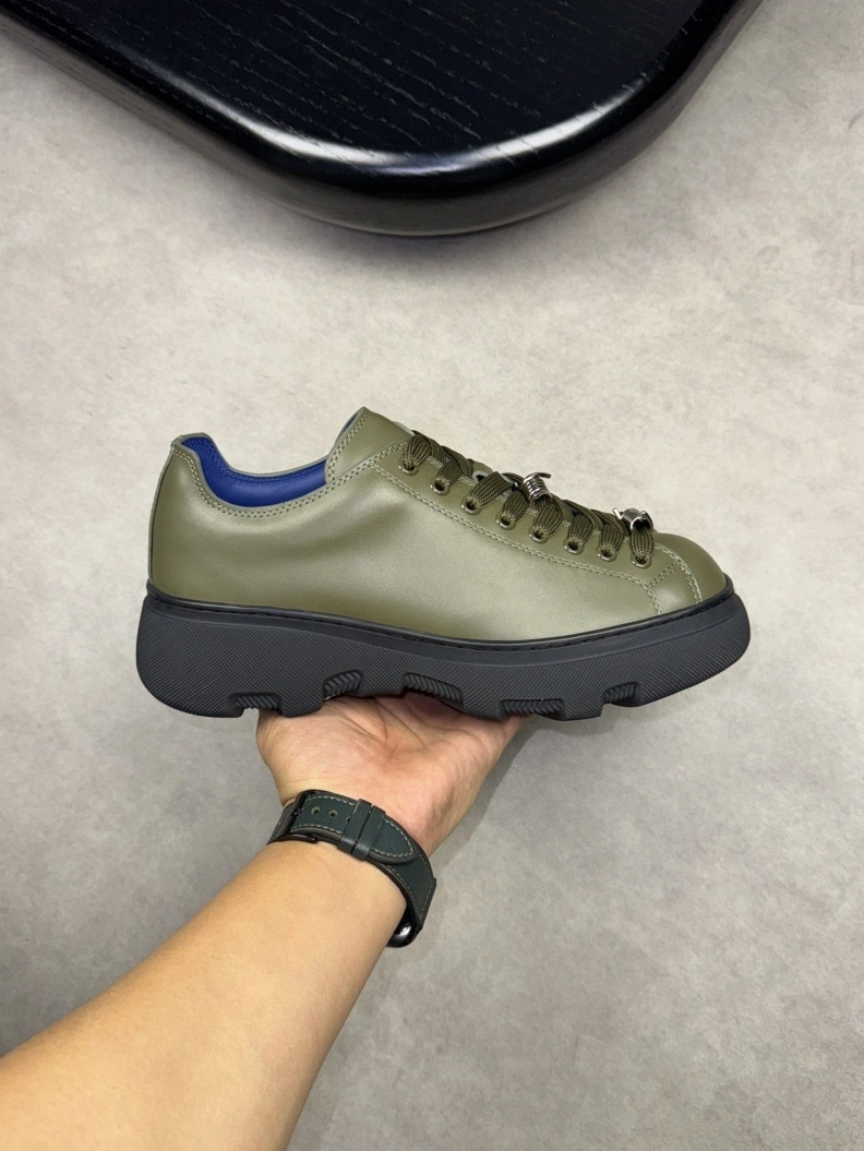 WellDesigned Bxrbxrry Sneakers 114522