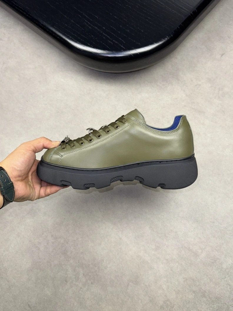 WellDesigned Bxrbxrry Sneakers 114522
