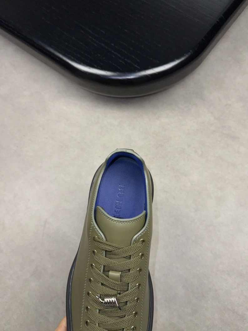 WellDesigned Bxrbxrry Sneakers 114522