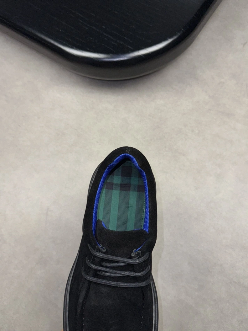 Efficient Bxrbxrry Sneakers 114517
