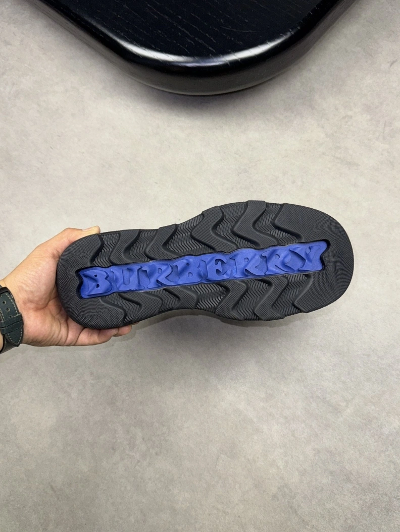 Efficient Bxrbxrry Sneakers 114517