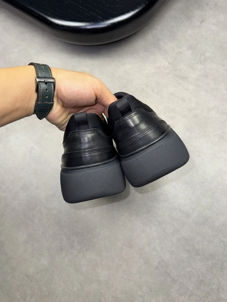 Bxrbxrry Sneakers Practical 114514