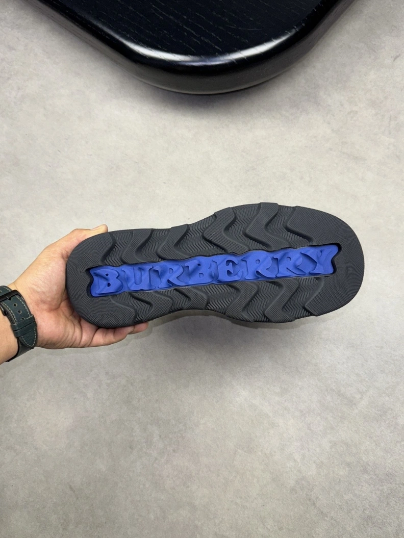 Bxrbxrry Sneakers Practical 114514
