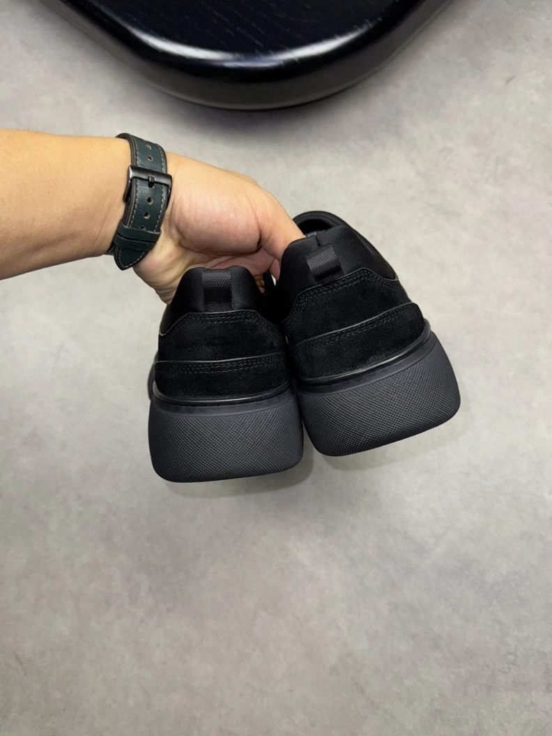 EyeCatching Bxrbxrry Sneakers 114531