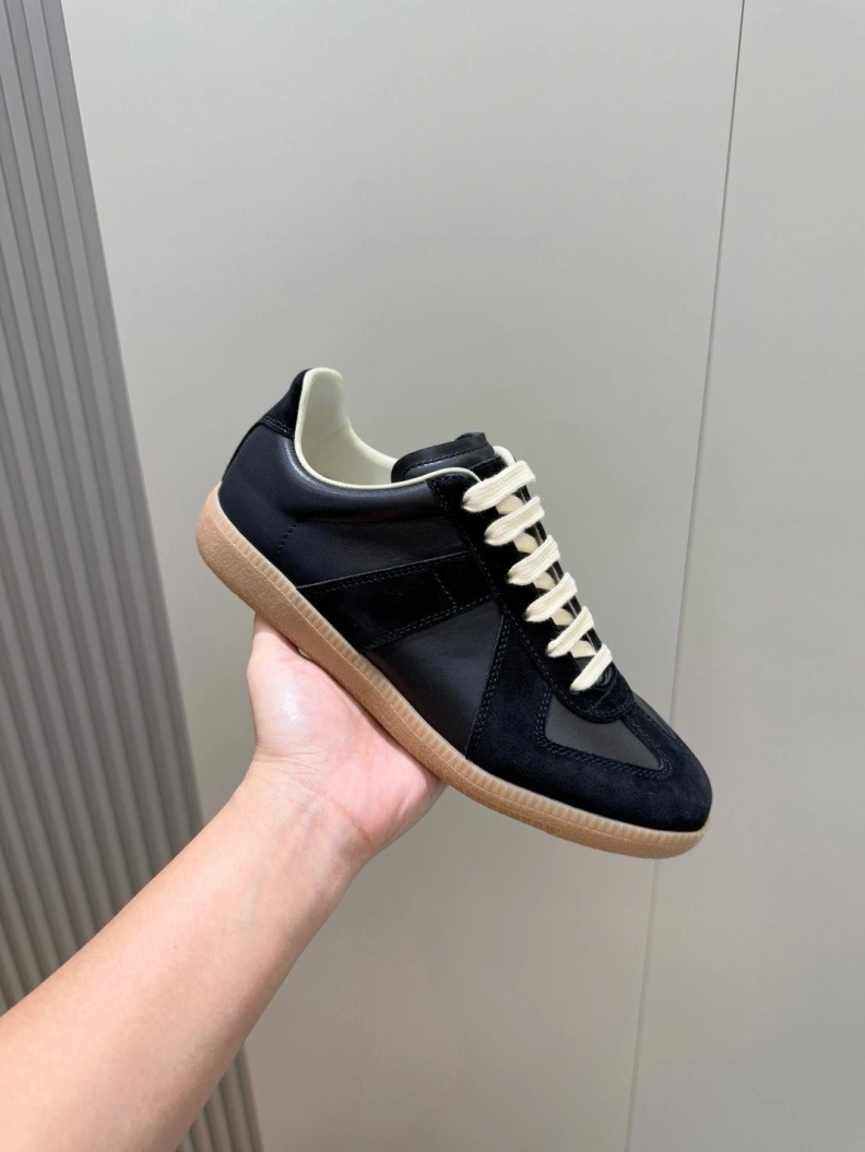 Sleek Othxr Sneakers 210530