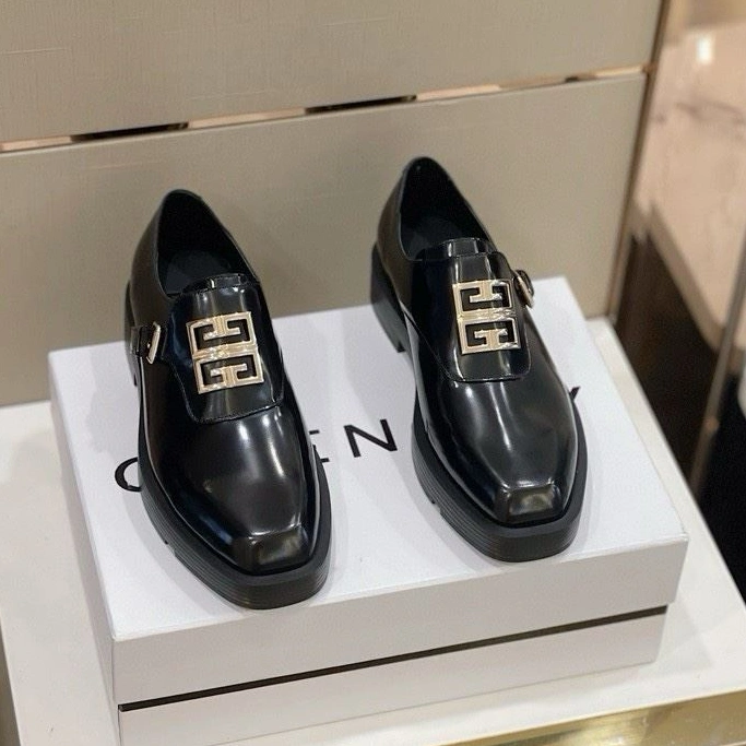 Cozy Gxvxnchy Sneakers 152264