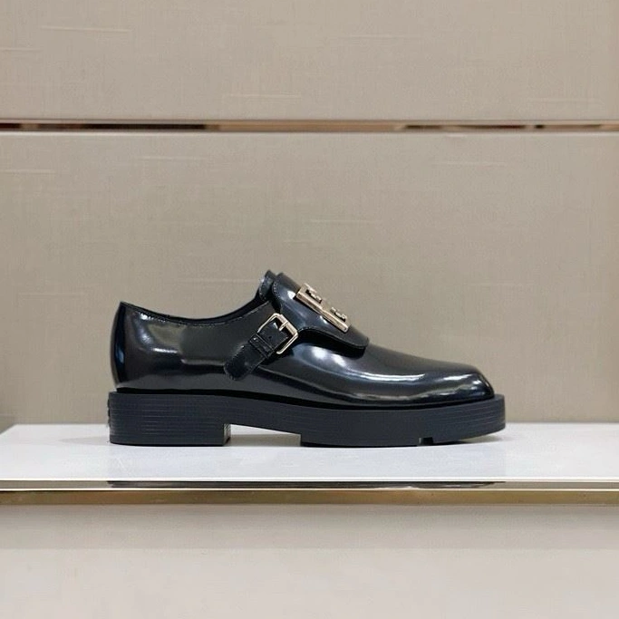 Cozy Gxvxnchy Sneakers 152264