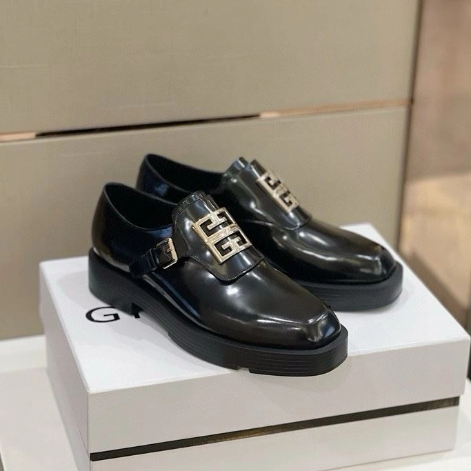 Cozy Gxvxnchy Sneakers 152264