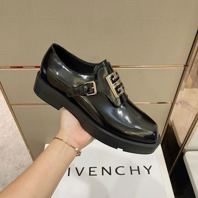 Cozy Gxvxnchy Sneakers 152264