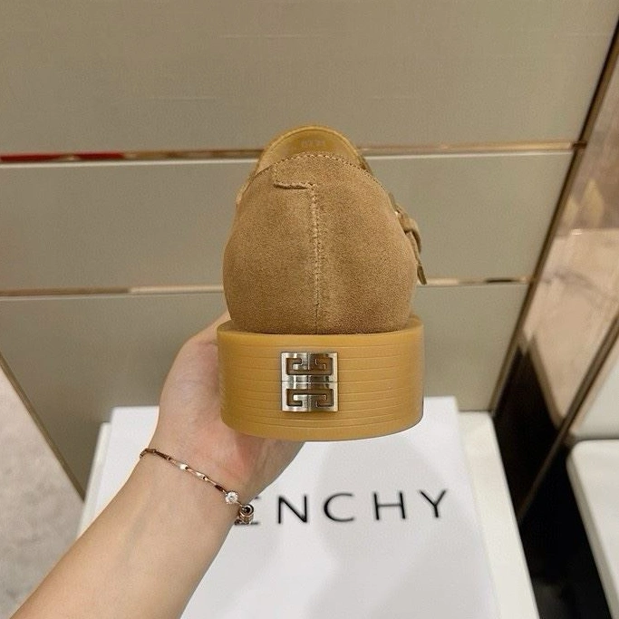 Gxvxnchy Sneakers SmartChoice 152261