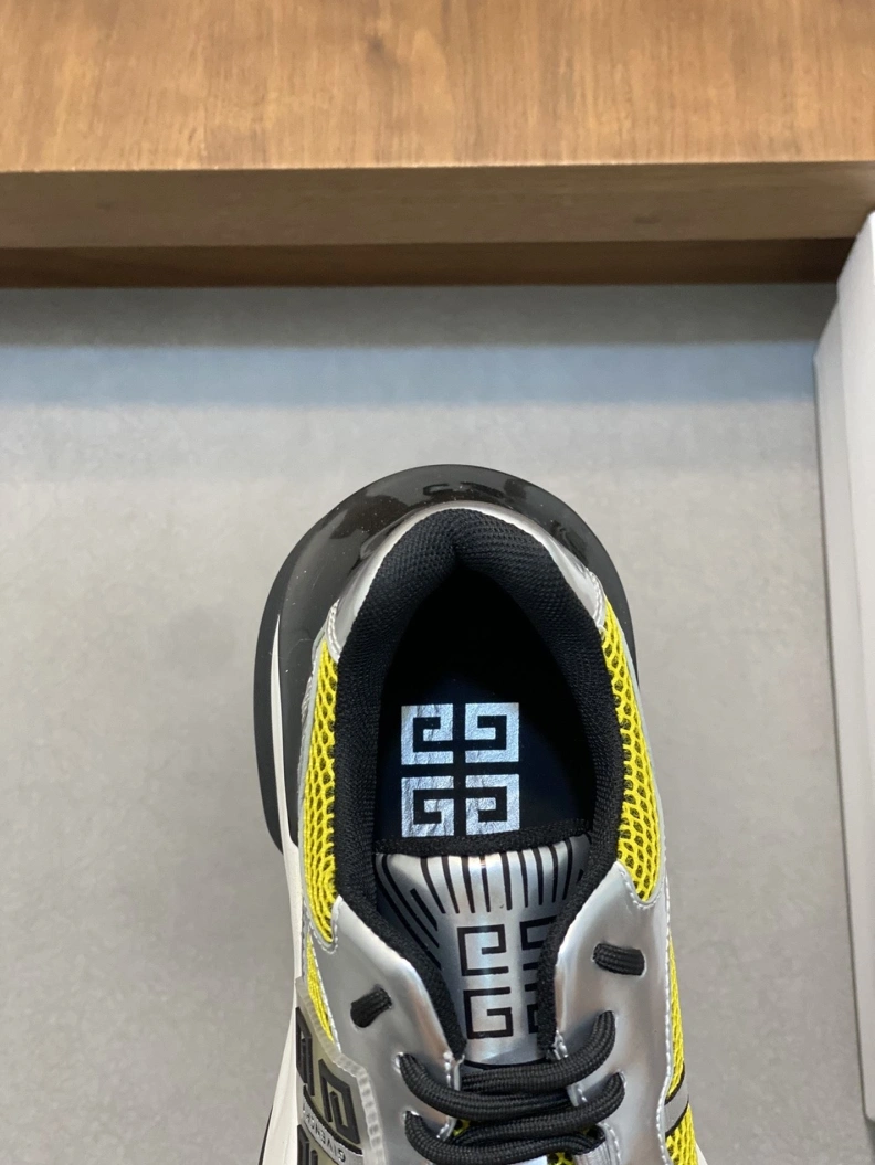 Gxvxnchy Sneakers Modern 152259