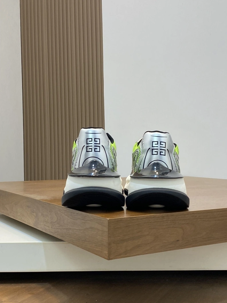 Gxvxnchy Sneakers TopPick 152257