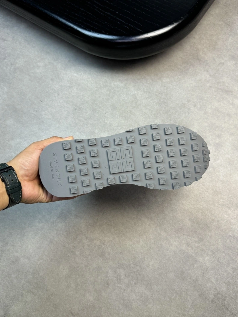 Gxvxnchy Sneakers Practical 152251