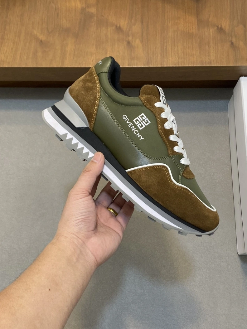 Gxvxnchy Sneakers AllSeason 152244