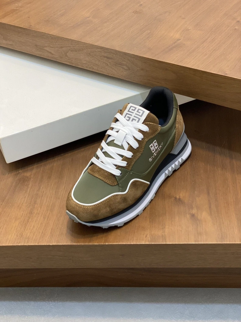 Gxvxnchy Sneakers AllSeason 152244