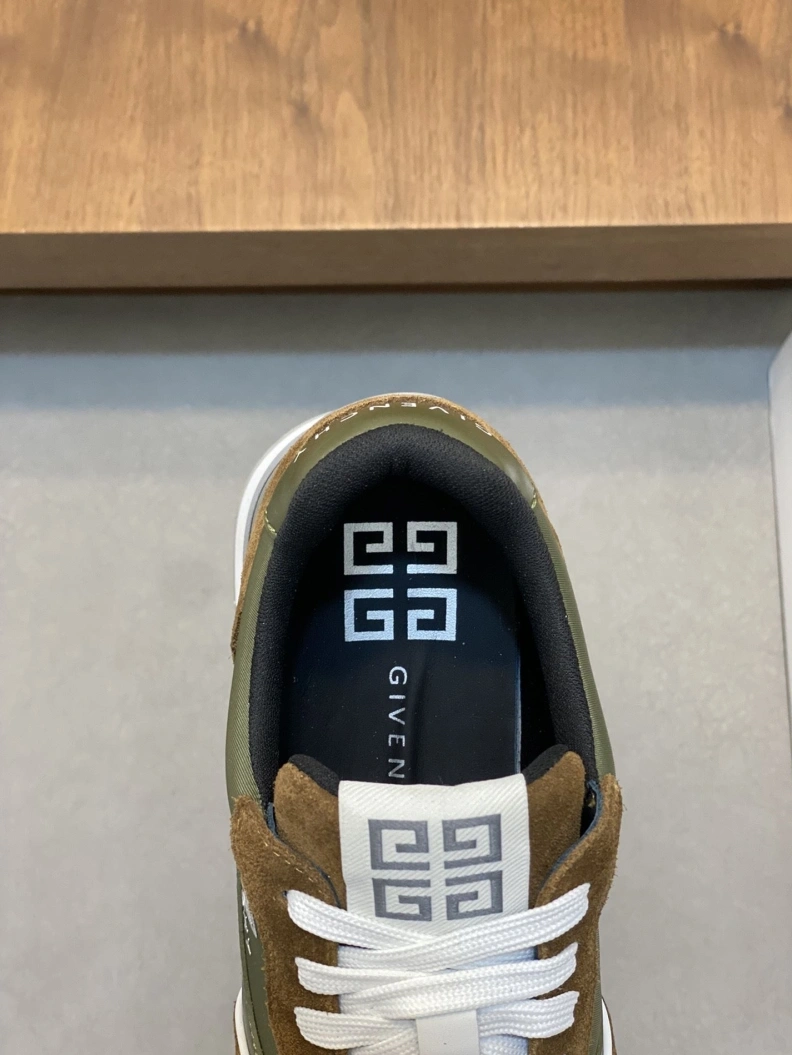 Gxvxnchy Sneakers AllSeason 152244