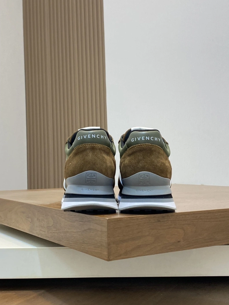 Gxvxnchy Sneakers AllSeason 152244