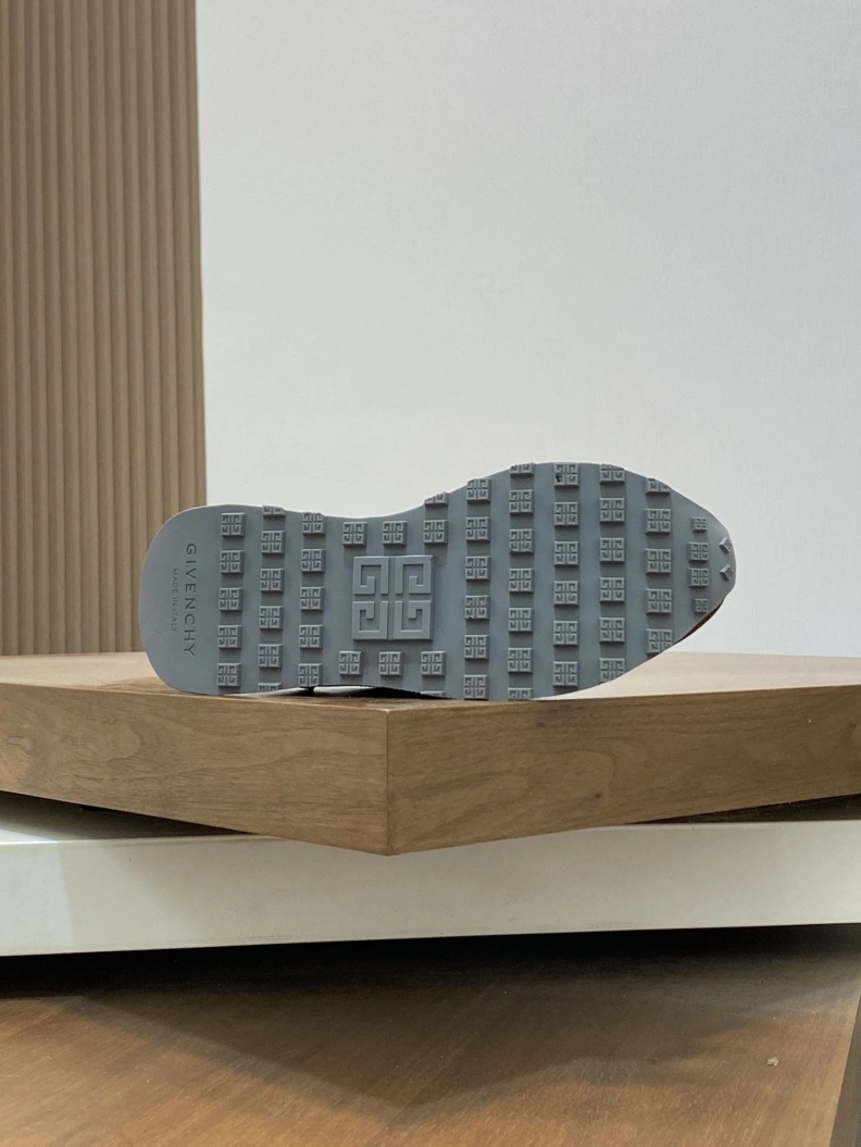 Gxvxnchy Sneakers AllSeason 152244