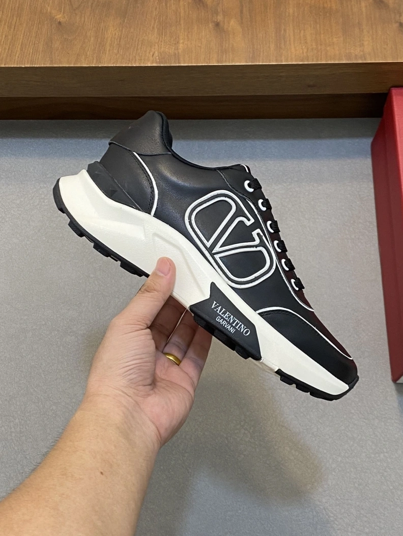 Stylish Vxlxntino Sneakers 229086