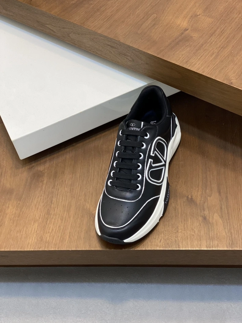 Stylish Vxlxntino Sneakers 229086