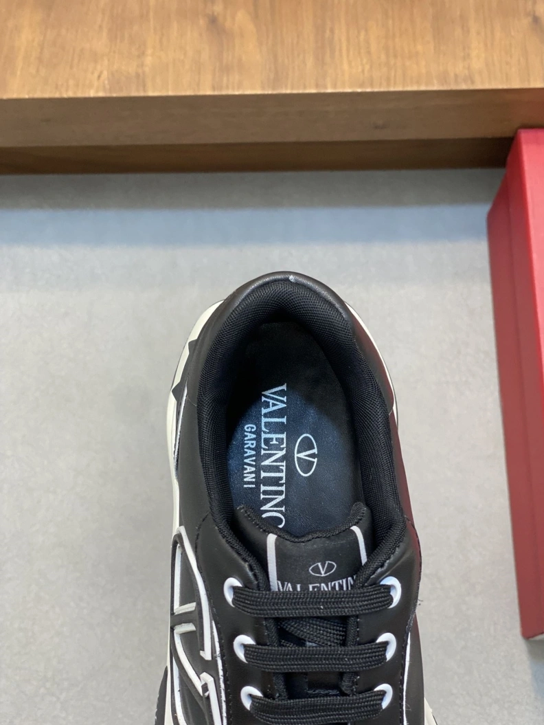 Stylish Vxlxntino Sneakers 229086