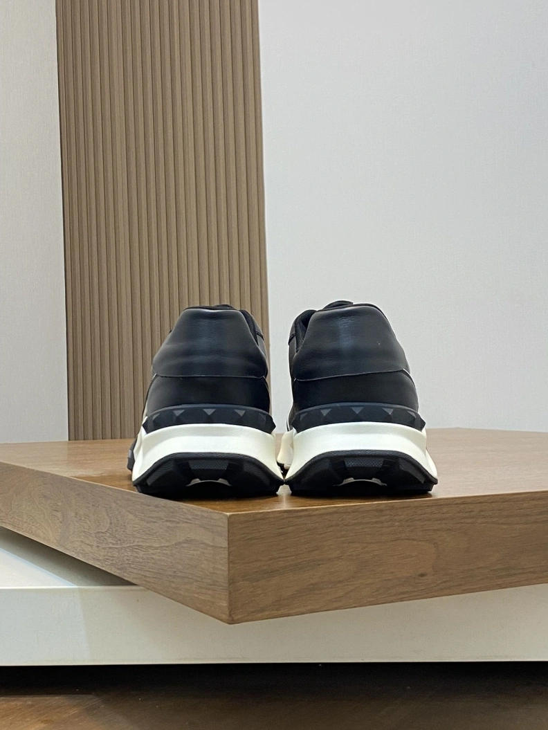 Stylish Vxlxntino Sneakers 229086