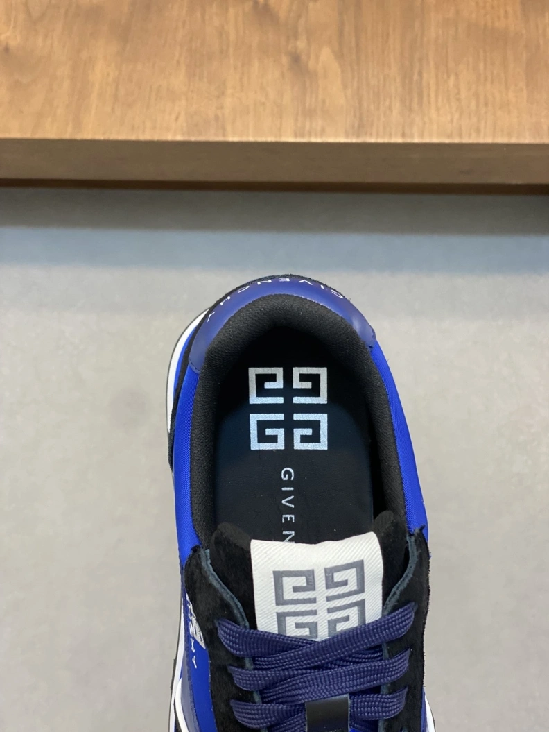 StreetReady Gxvxnchy Sneakers 152248