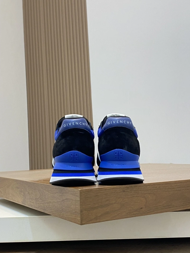 StreetReady Gxvxnchy Sneakers 152248
