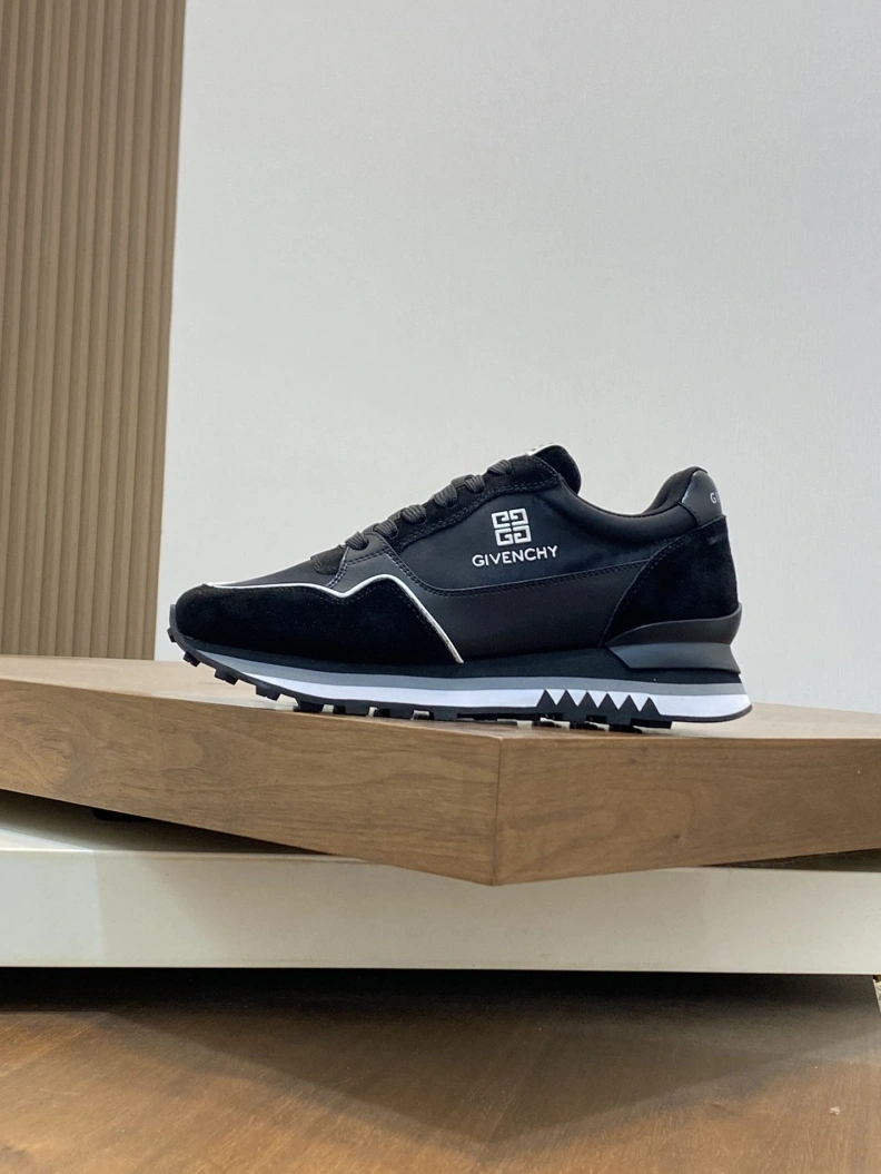 Comfortable Gxvxnchy Sneakers 152245