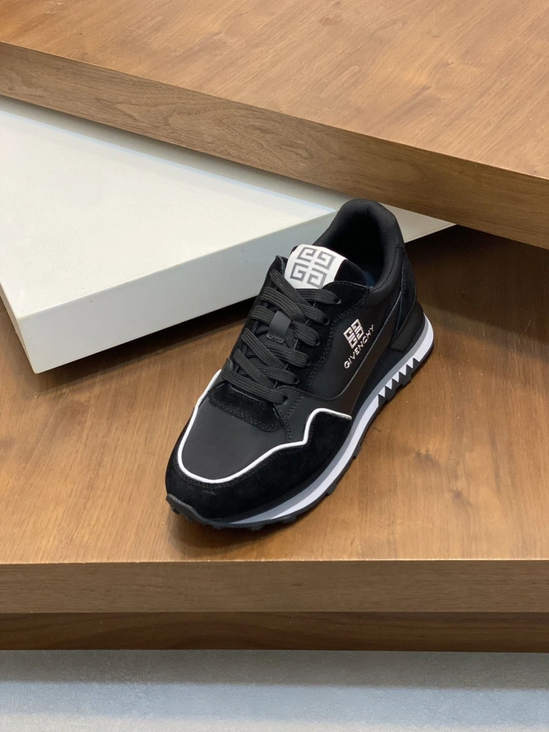 Comfortable Gxvxnchy Sneakers 152245