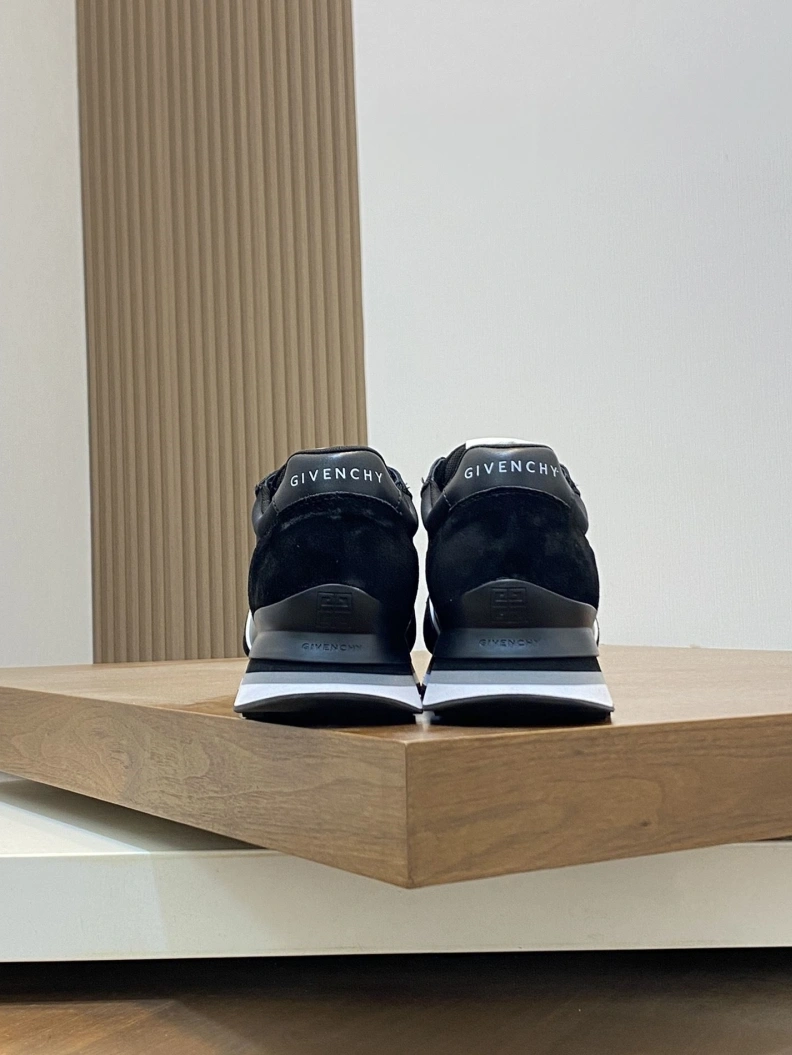 Comfortable Gxvxnchy Sneakers 152245