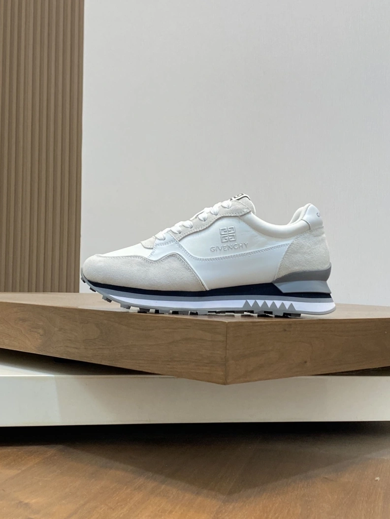 Fashionable Gxvxnchy Sneakers 152235
