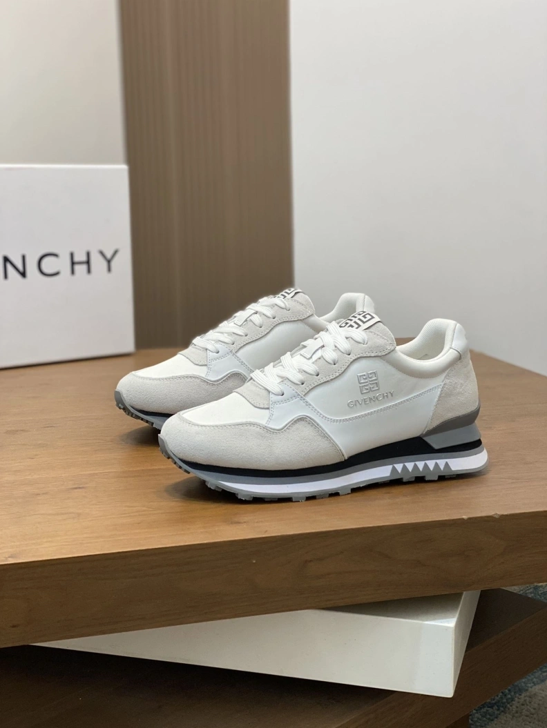 Fashionable Gxvxnchy Sneakers 152235