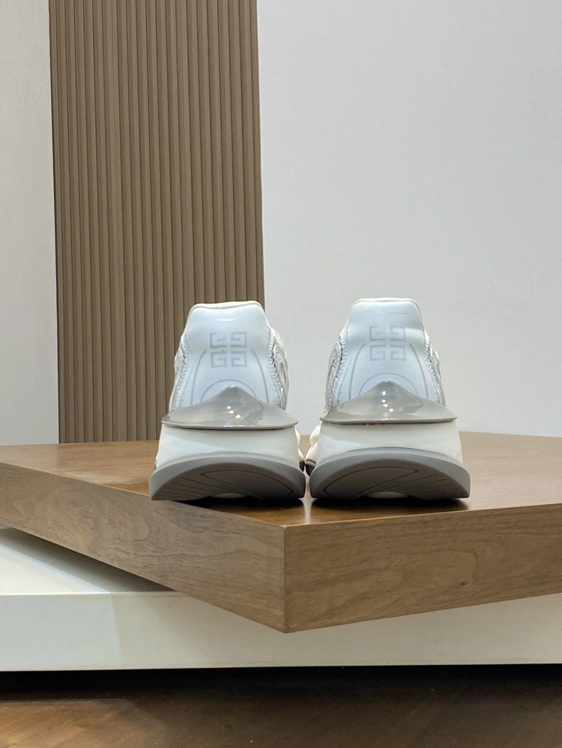 Gxvxnchy Sneakers WellDesigned 152242