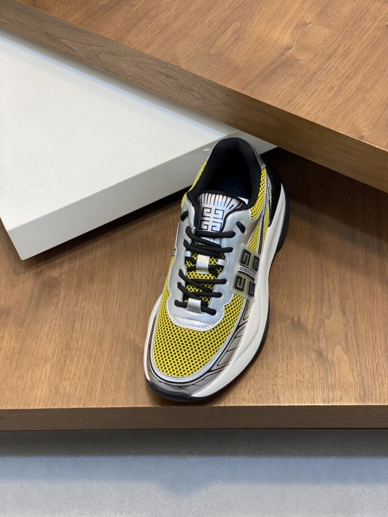 Gxvxnchy Sneakers SportInspired 152233